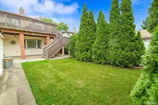 49 Roosevelt Ct, Westbury, NY 11590 - Photo 23