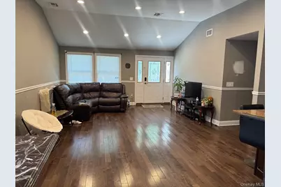 75 Gates Avenue, Central Islip, NY 11722 - Photo 3