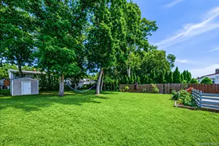 237 Dovecote Ln, Central Islip, NY 11722 - Photo 27