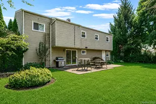 523 Livingston St, Westbury, NY 11590 - Photo 27
