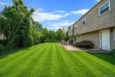 523 Livingston Street, Westbury, NY 11590 - Photo 29