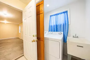 523 Livingston St, Westbury, NY 11590 - Photo 23