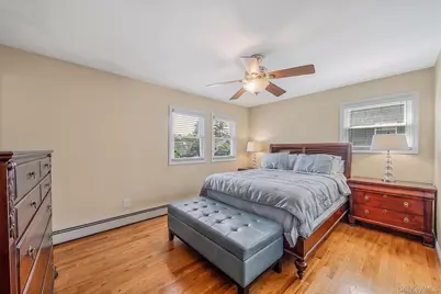 523 Livingston Street, Westbury, NY 11590 - Photo 15