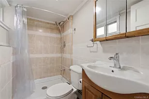 953 E 227th St, Bronx, NY 10466 - Photo 17