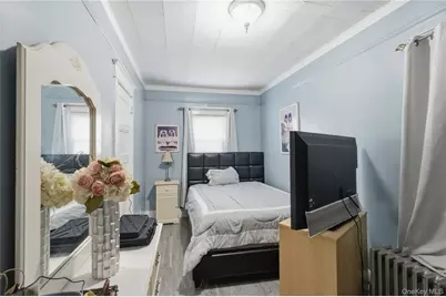 953 E 227th Street, Bronx, NY 10466 - Photo 9
