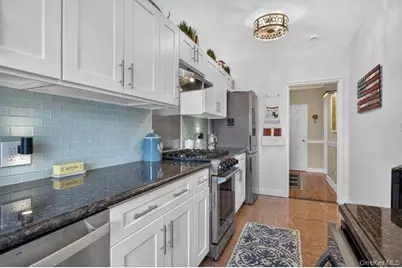 22 Hamilton Place #H3, Garden City, NY 11530 - Photo 11