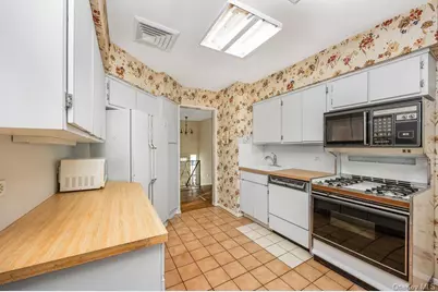2940 Bond Drive, Merrick, NY 11566 - Photo 11