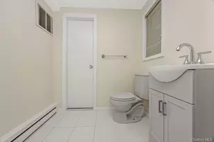 2940 Bond Dr, Merrick, NY 11566 - Photo 17