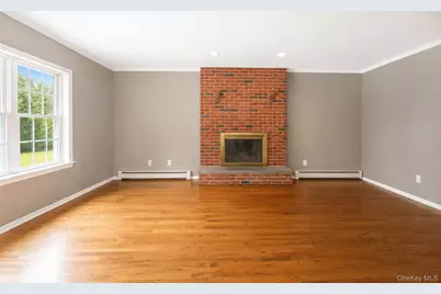 1 Pia Court, Hauppauge, NY 11788 - Photo 7