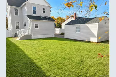 120 South 2nd St, Lindenhurst, NY 11757 - Photo 9