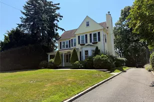 13 Walnut St, Glen Head, NY 11545 - Photo 17