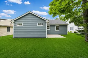 190 Canterbury Dr, Ridge, NY 11961 - Photo 33