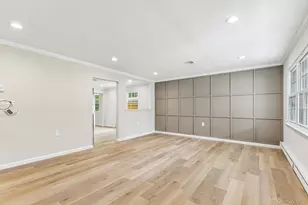 190 Canterbury Dr, Ridge, NY 11961 - Photo 5