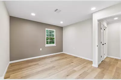 190 Canterbury Drive, Ridge, NY 11961 - Photo 29