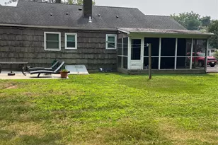 15 Cedar St, Amityville, NY 11701 - Photo 17