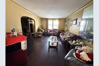 935 Magenta Street, Bronx, NY 10469 - Photo 7