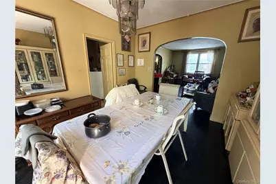 935 Magenta Street, Bronx, NY 10469 - Photo 9