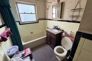 935 Magenta St, Bronx, NY 10469 - Photo 23