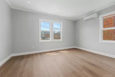 9431 239th Street, Floral Park, NY 11001 - Photo 15