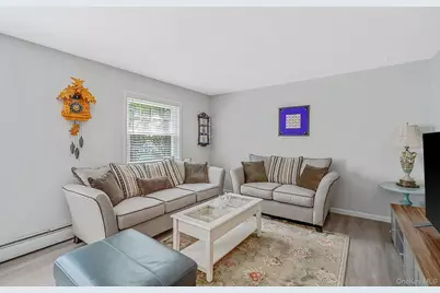 460 Old Town Road #3G, Port Jefferson, NY 11776 - Photo 3