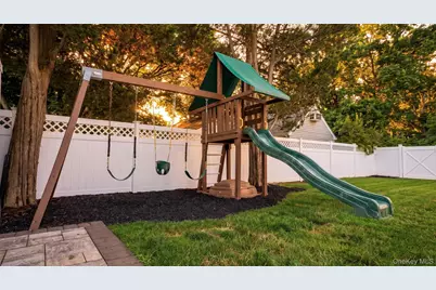 520 Riverside Avenue, Massapequa, NY 11758 - Photo 23