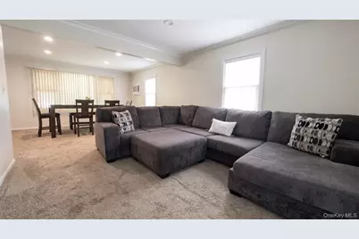 520 Riverside Avenue, Massapequa, NY 11758 - Photo 3