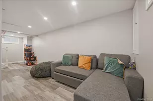 48 Poplar St, West Hempstead, NY 11552 - Photo 13