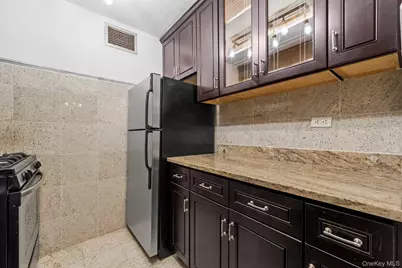 4140 Union Street #6R, Flushing, NY 11355 - Photo 7