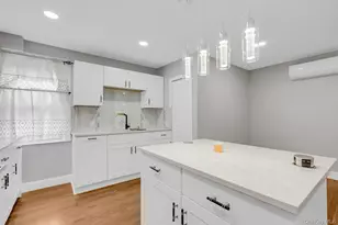 94-11 210th St, Queens Village, NY 11428 - Photo 37