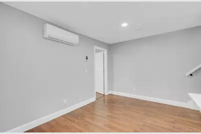 9411 210th Street, Queens Village, NY 11428 - Photo 39