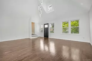 1043 Delaware Ave, Island Park, NY 11558 - Photo 15