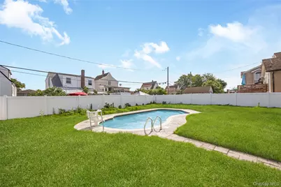 1043 Delaware Avenue, Island Park, NY 11558 - Photo 11