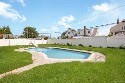 1043 Delaware Avenue, Island Park, NY 11558 - Photo 7
