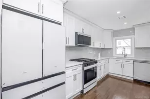 1043 Delaware Ave, Island Park, NY 11558 - Photo 19