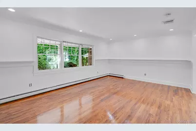 20 Dolphin Way, Riverhead, NY 11901 - Photo 3