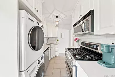 280 Cherry Valley Avenue #A2, Garden City, NY 11530 - Photo 13