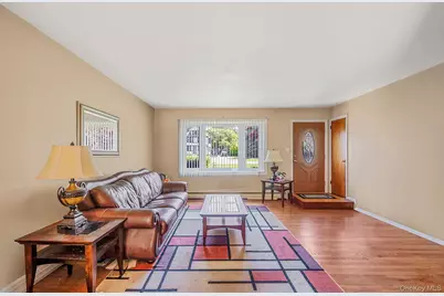 190 Bay Avenue, Patchogue, NY 11772 - Photo 9