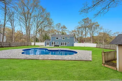 10 Ramblewood Road, Ridge, NY 11961 - Photo 7