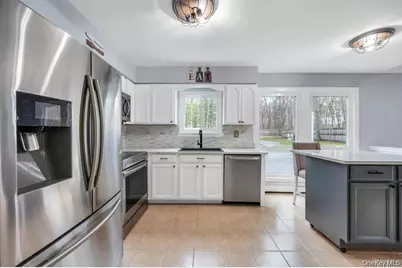 10 Ramblewood Road, Ridge, NY 11961 - Photo 19