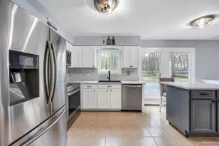 10 Ramblewood Rd, Ridge, NY 11961 - Photo 19