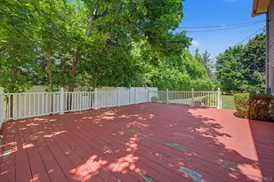 16 Cross Bow Ln, Commack, NY 11725 - Photo 7