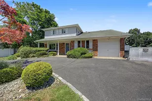 16 Cross Bow Ln, Commack, NY 11725 - Photo 3