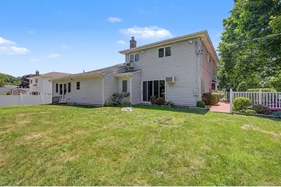 16 Cross Bow Lane, Commack, NY 11725 - Photo 5