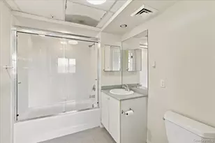 100 Harbor View Dr, Port Washington, NY 11050 - Photo 15