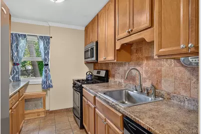 103 Wiltshire Road #D8, Scarsdale, NY 10583 - Photo 11