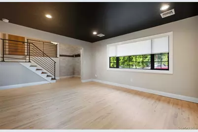 2 Cornwall Lane, Port Washington, NY 11050 - Photo 3