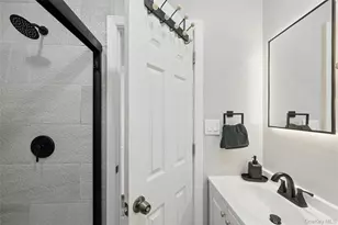 71 11th Ave, Huntington Station, NY 11746 - Photo 17