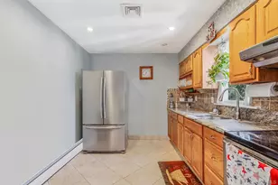 266 Albert St, Lindenhurst, NY 11757 - Photo 7