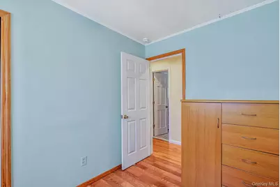 266 Albert Street, Lindenhurst, NY 11757 - Photo 11