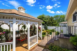 266 Albert St, Lindenhurst, NY 11757 - Photo 31